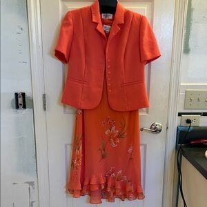 Studio I Vibrant Coral Ensemble